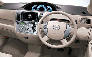 トヨタ ラウム 内部