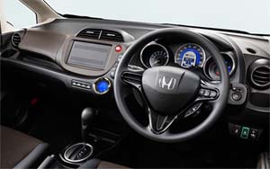ホンダ フィットシャトルハイブリッド 内部